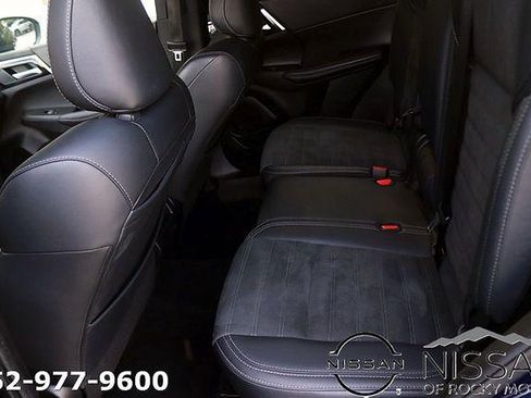 Used 2024 Mitsubishi Outlander FWD image 14