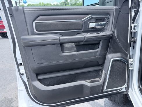 Used 2026 RAM 2500 Laramie AWD/4WD image 31