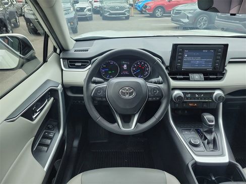 Used 2022 Toyota RAV4 XLE Premium image 36