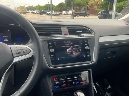 Used 2022 Volkswagen Tiguan SE image 7