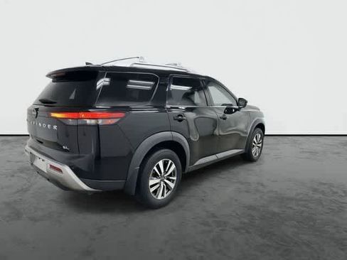 Used 2023 Nissan Pathfinder SL FWD image 4