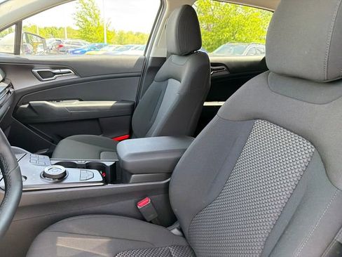 New 2026 Kia Sportage LX FWD image 19