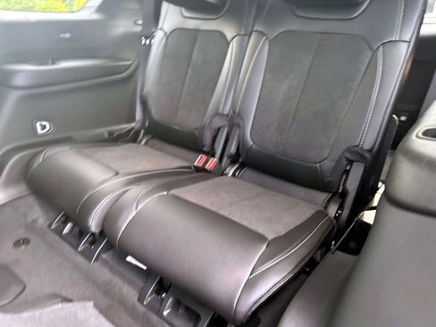 New 2025 Jeep Grand Cherokee L Altitude image 8