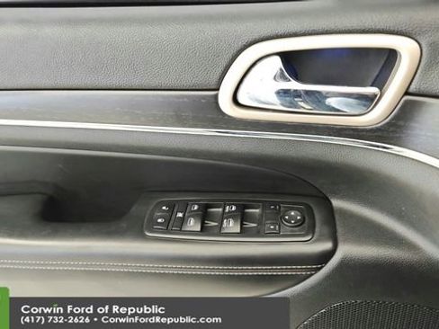 Used 2014 Jeep Grand Cherokee Limited w/ Luxury Group II image 21