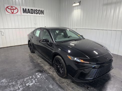 New 2026 Toyota Camry SE image 4