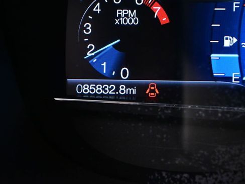 Used 2019 Ford Explorer XLT w/ Equipment Group 202A FWD image 18