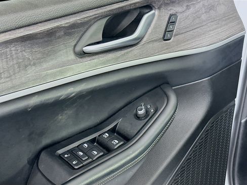 Used 2023 Jeep Grand Cherokee Limited w/ Black Appearance Package image 15