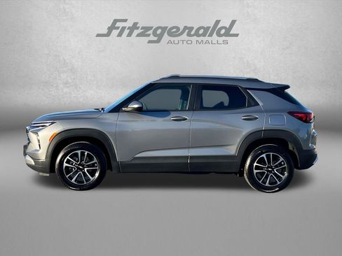 Used 2025 Chevrolet TrailBlazer LT AWD/4WD image 5