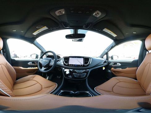 New 2026 Chrysler Pacifica Pinnacle image 28