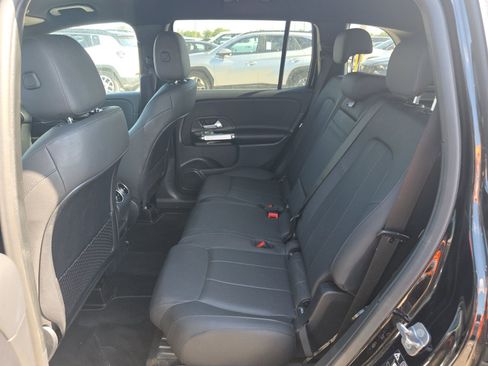 Used 2025 Mercedes-Benz GLB 250 image 17