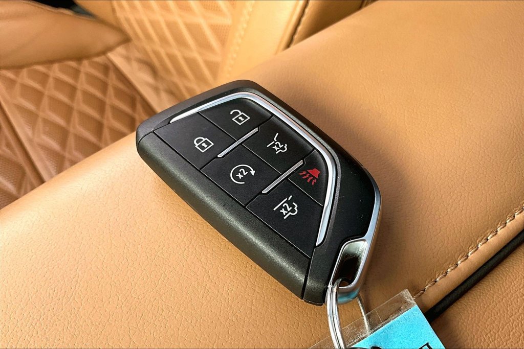 Used 2023 Cadillac Escalade Sport w/ LPO, ONYX Package AWD/4WD image 10