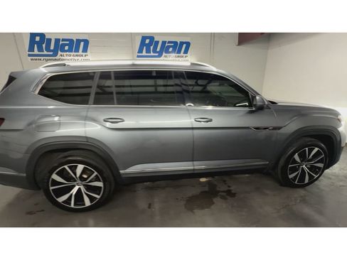 Used 2024 Volkswagen Atlas SEL Premium R-Line AWD/4WD image 9