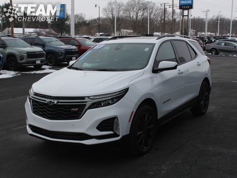 Certified 2022 Chevrolet Equinox RS w/ LPO, Floor Liner Package image 8