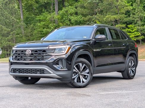 Used 2024 Volkswagen Atlas Cross Sport SE FWD image 4