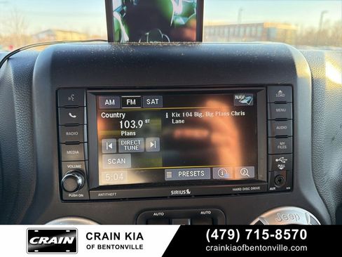 Used 2014 Jeep Wrangler Unlimited Rubicon w/ Connectivity Group image 25