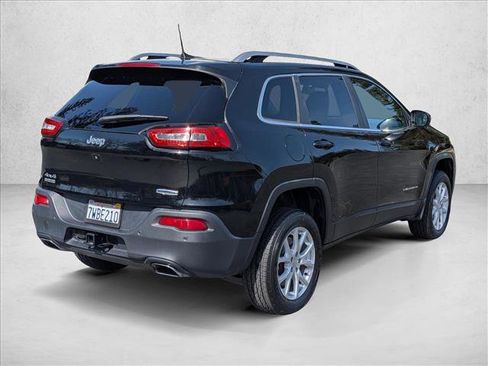Used 2017 Jeep Cherokee Latitude w/ Safety/Convenience Group image 5