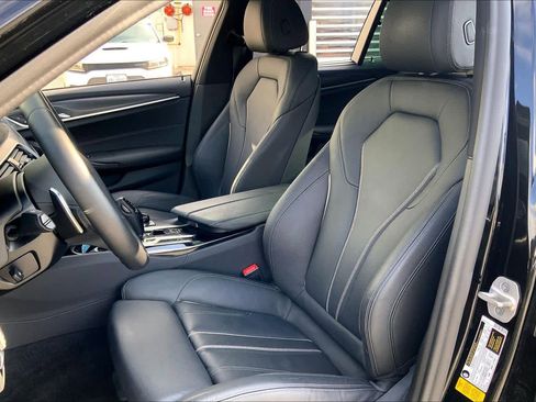 Used 2022 BMW 540i w/ Executive Package image 7