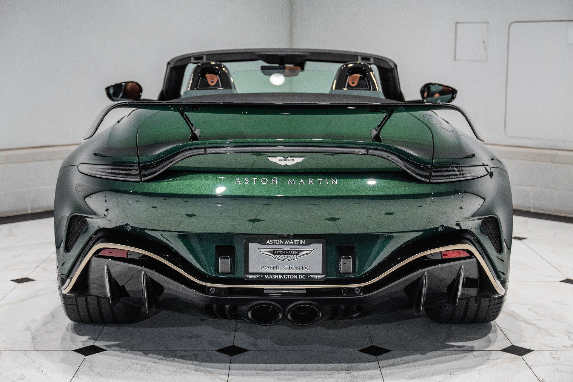 Used 2023 Aston Martin V12 Vantage Roadster RWD image 42