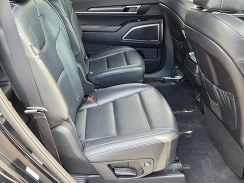 Used 2025 Kia Telluride S FWD image 18