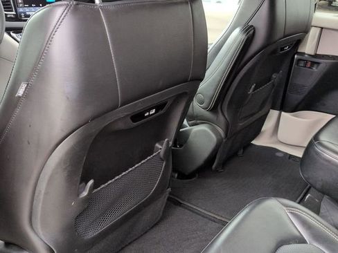 Certified 2024 Chrysler Pacifica Touring-L image 26