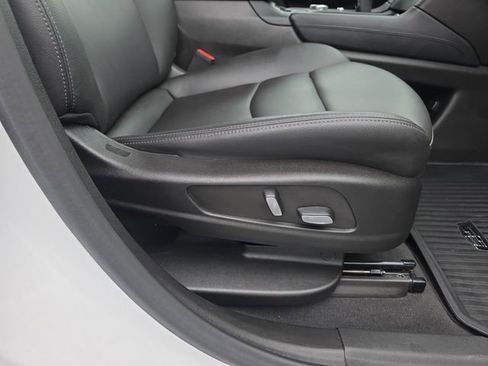 Used 2023 Cadillac XT6 Luxury FWD image 16