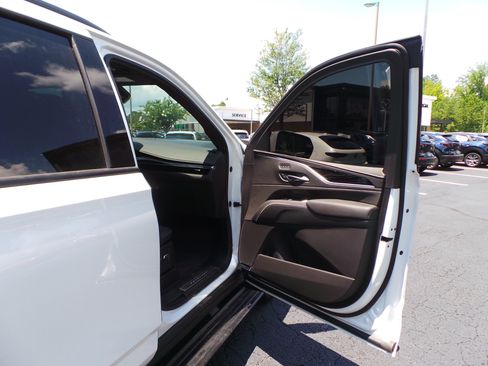 Used 2023 Cadillac Escalade V AWD/4WD image 47