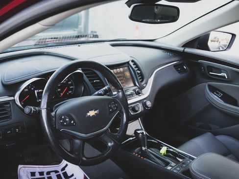 Used 2018 Chevrolet Impala LT w/ LT Convenience Package image 2