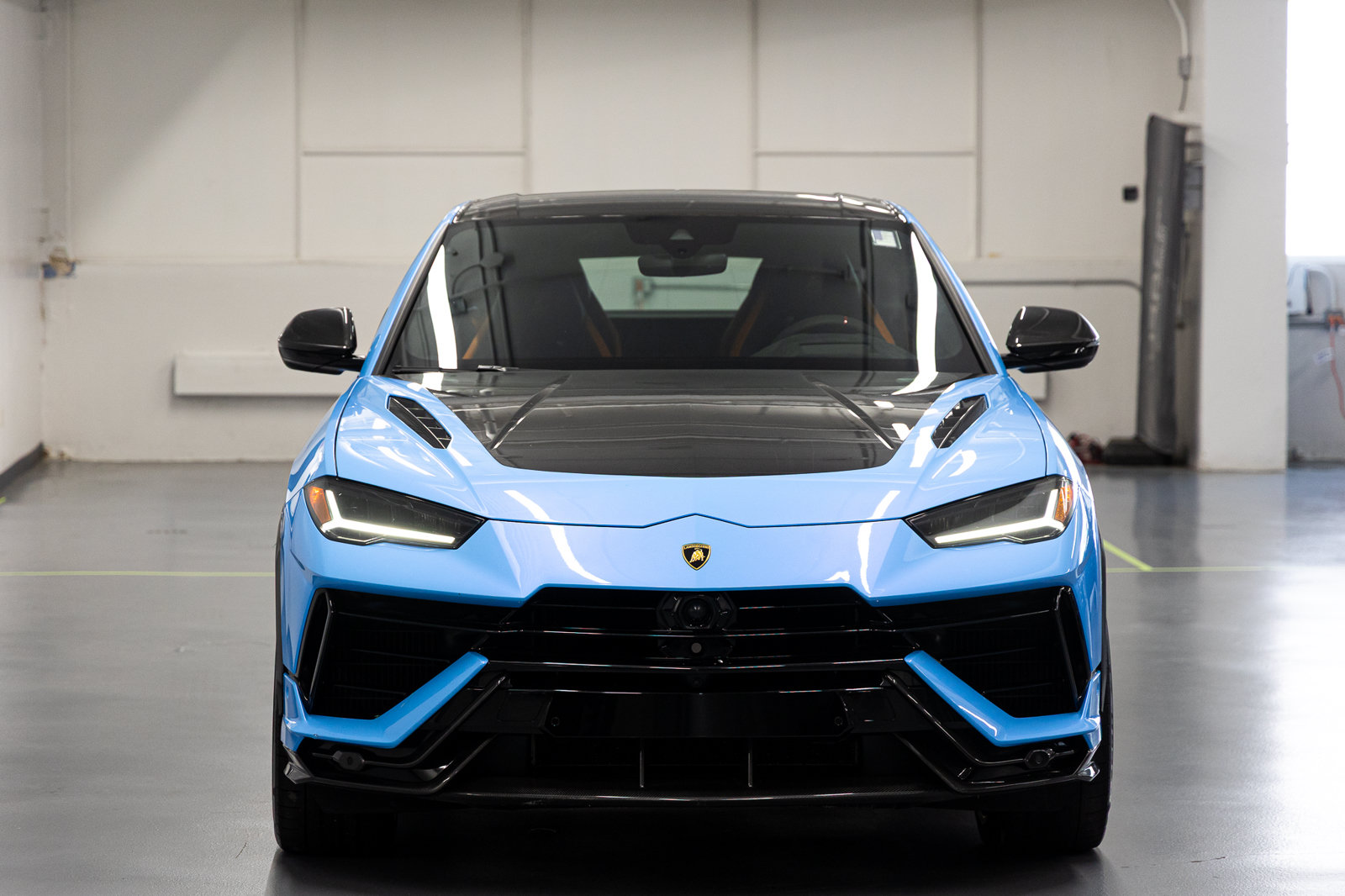Used 2024 Lamborghini Urus Performante AWD/4WD image 7