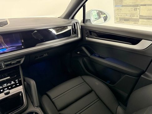 New 2026 Porsche Cayenne Coupe image 23