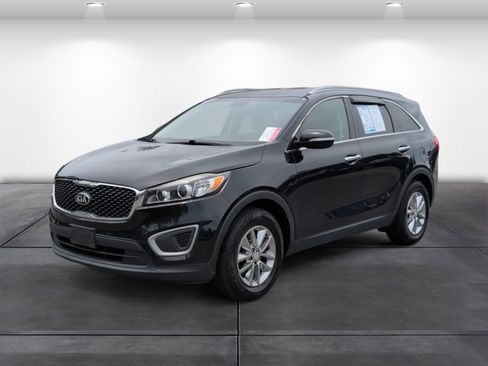 Used 2016 Kia Sorento FWD image 4