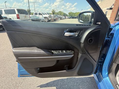 Used 2019 Dodge Charger Scat Pack w/ Dynamics Package RWD image 17