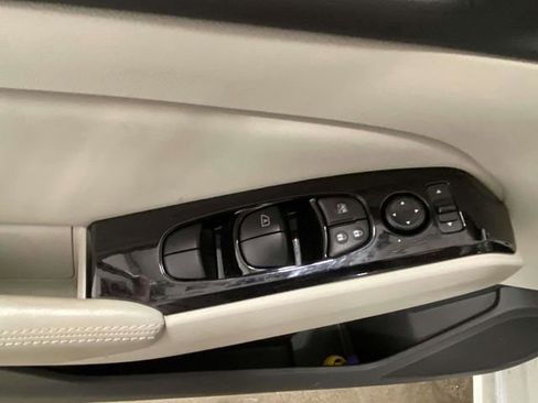 Used 2024 Nissan Altima 2.5 SL image 14