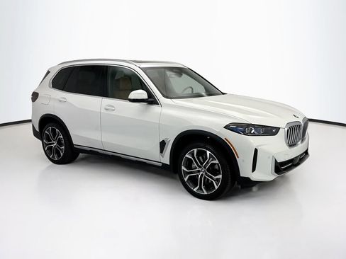 Certified 2026 BMW X5 sDrive40i w/ Climate Comfort Package RWD image 3
