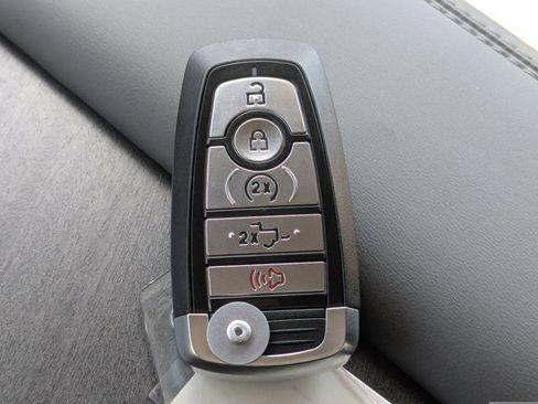 New 2026 Ford F450 Platinum w/ Platinum Plus Package image 33