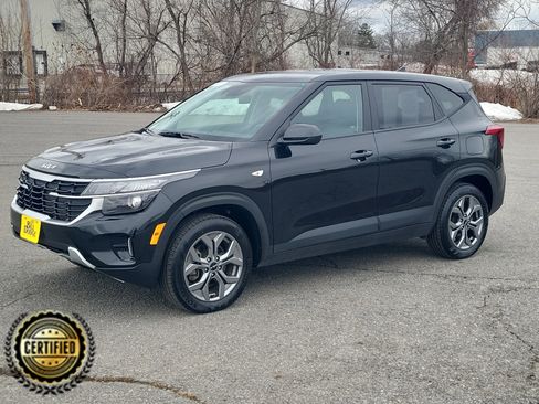 Used 2024 Kia Seltos LX image 1