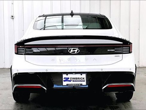 Used 2025 Hyundai Sonata Limited FWD image 4