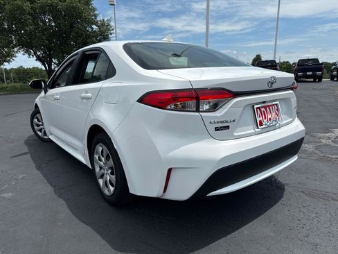 Used 2022 Toyota Corolla LE FWD image 6
