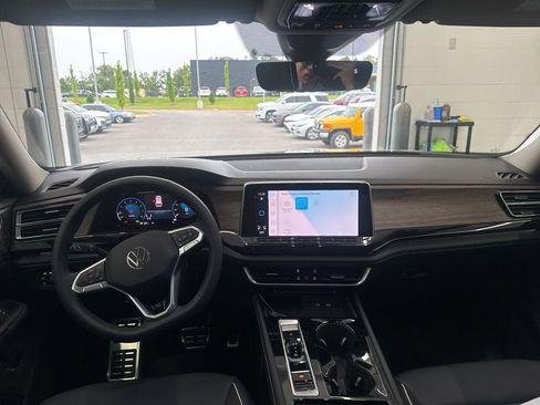 New 2026 Volkswagen Atlas SEL Premium R-Line image 10