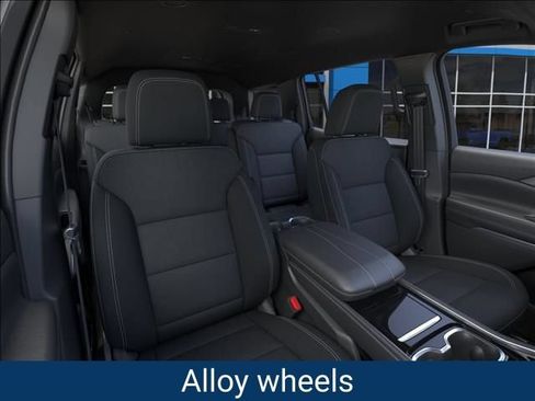 New 2027 Chevrolet Traverse LT w/ Driver Confidence Package FWD image 18