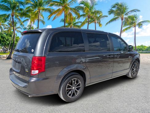 Used 2019 Dodge Grand Caravan GT image 3
