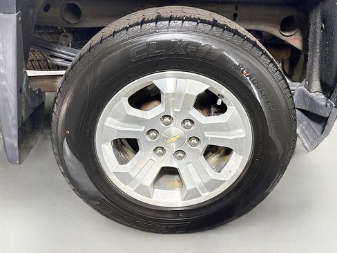 Used 2018 Chevrolet Silverado 1500 LT w/ All Star Edition image 32