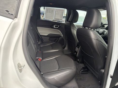 Used 2023 Jeep Compass Limited AWD/4WD image 17