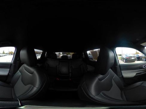 Used 2025 Jeep Compass Latitude image 42