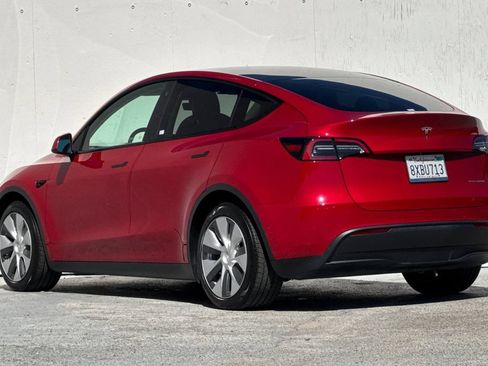 Used 2021 Tesla Model Y Long Range AWD/4WD image 5