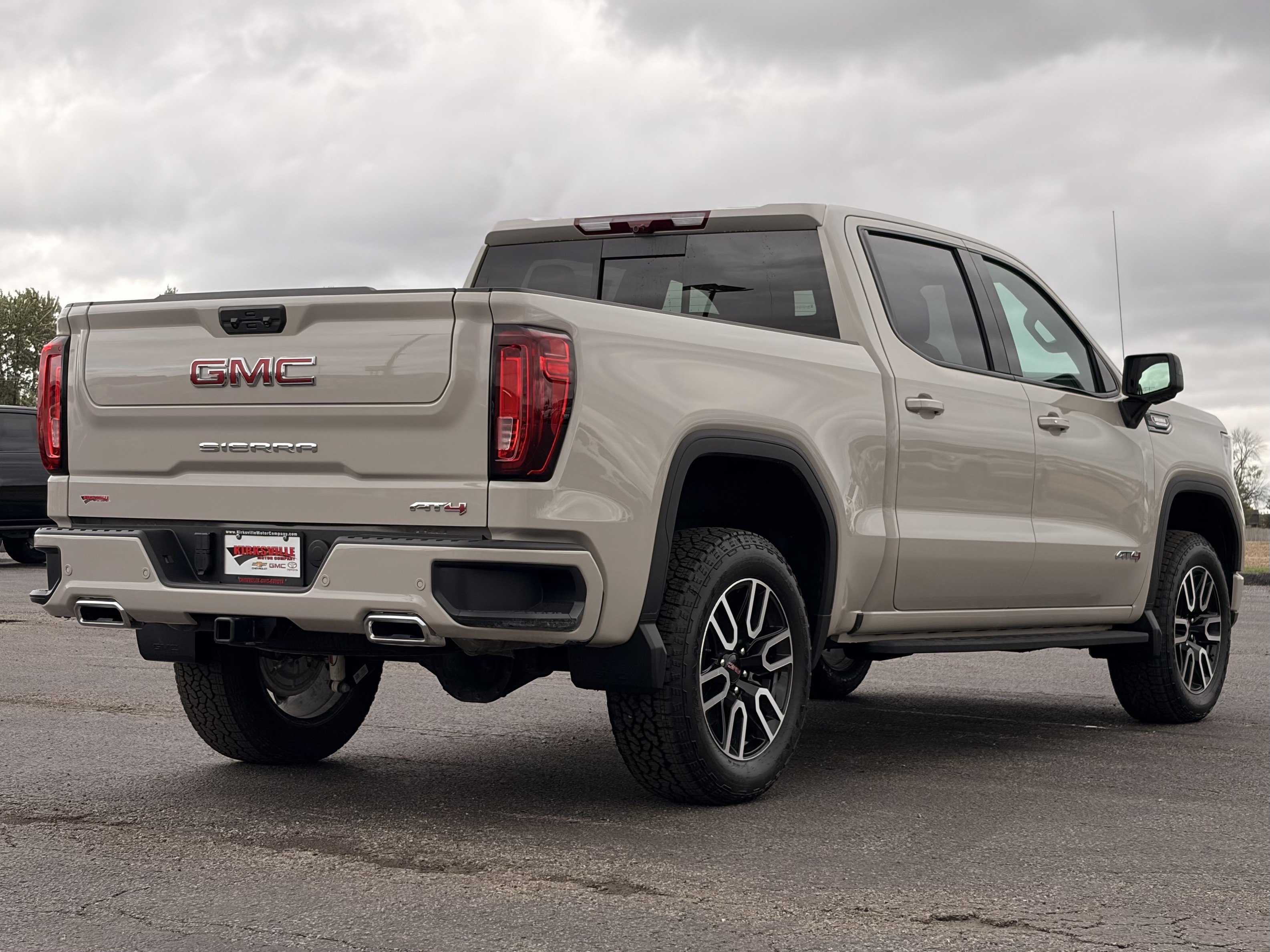 New 2026 GMC Sierra 1500 AT4 w/ AT4 Premium Package AWD/4WD image 4