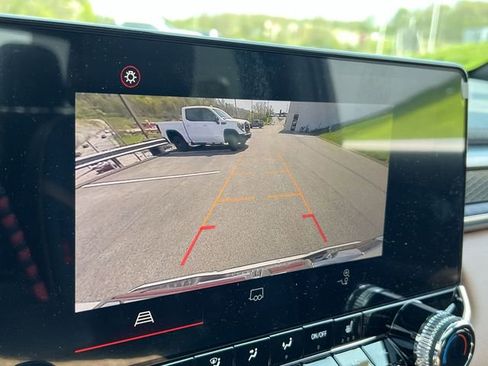 Used 2023 GMC Canyon AT4 w/ Canyon Safety Plus Package image 14