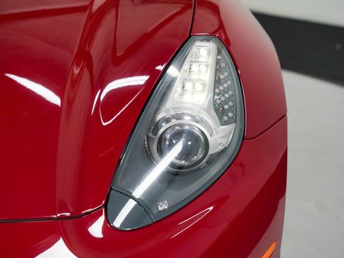 Used 2010 Ferrari California RWD image 13