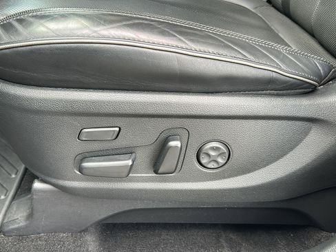 Used 2022 Hyundai Palisade Limited AWD/4WD image 16