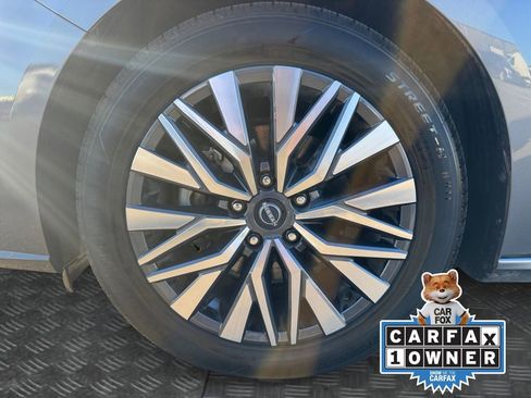 Used 2024 Nissan Altima 2.5 SV image 17