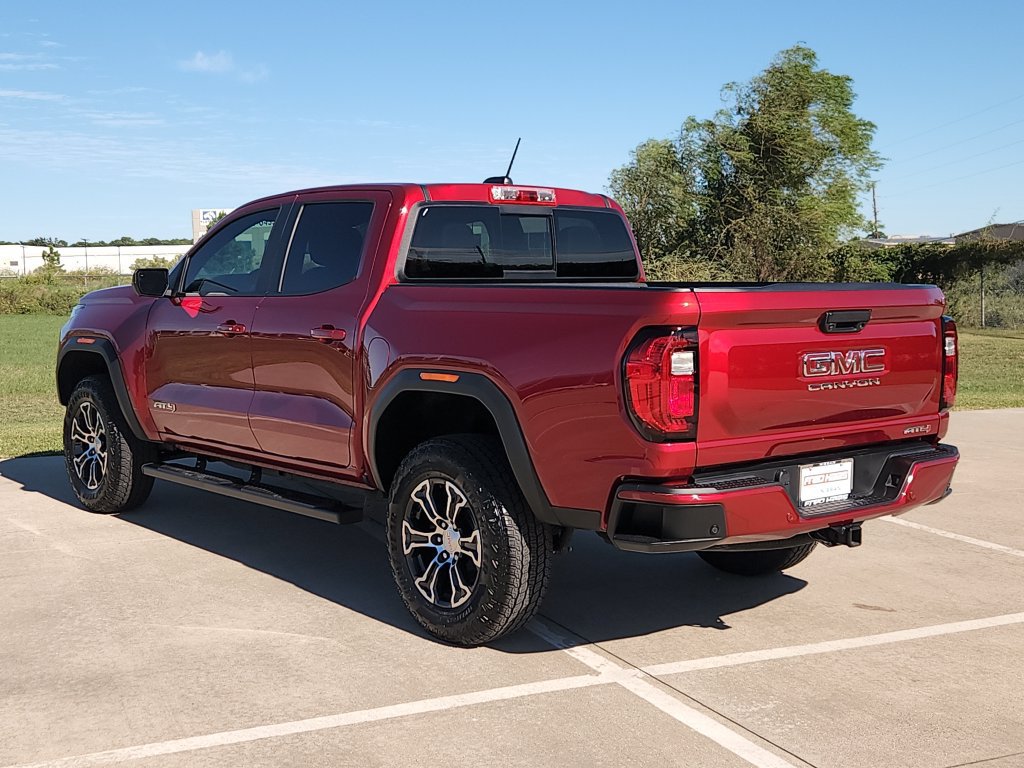 Used 2024 GMC Canyon AT4 w/ Technology Package AWD/4WD image 7